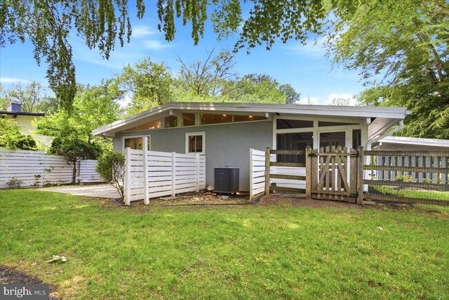 Building Photo - 6614 Melody Ln