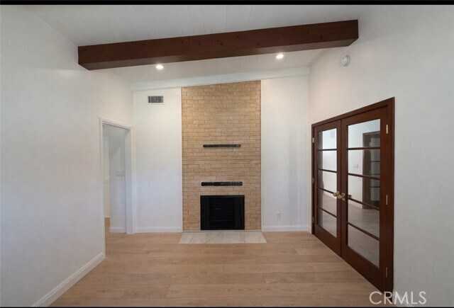 Building Photo - 940 Crestview Dr