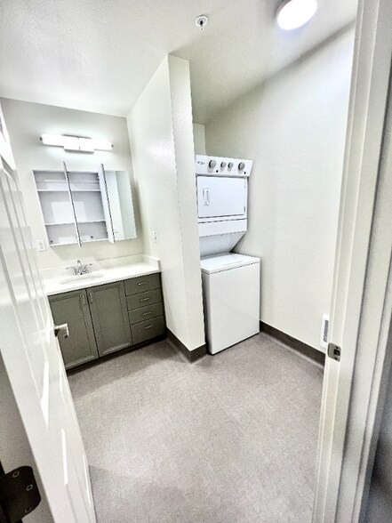 Building Photo - 2330 Yakima Ct