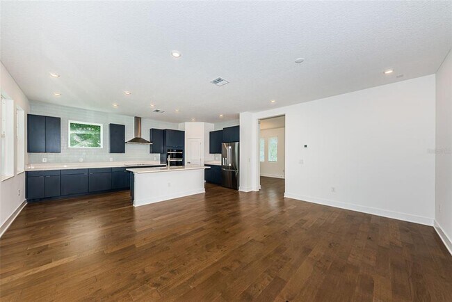 Building Photo - 1701 25th Ave N