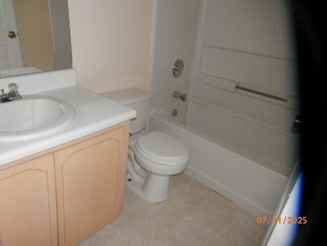 Building Photo - 1616 Seneca Ln