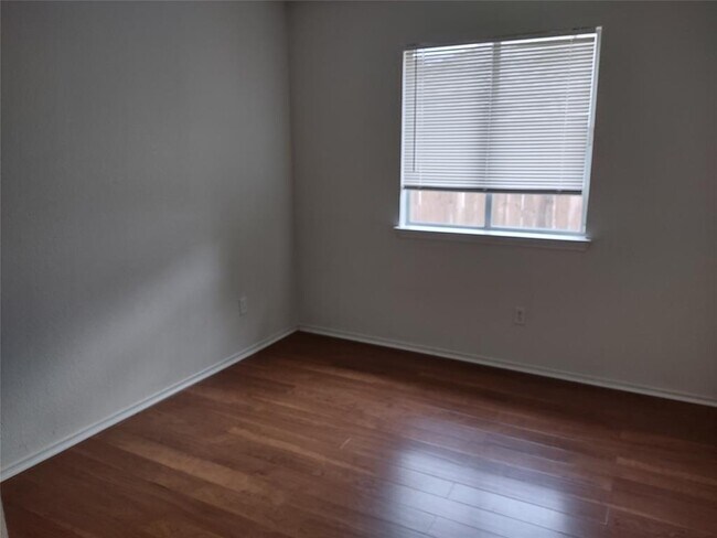 Building Photo - 8608 Devine Ln