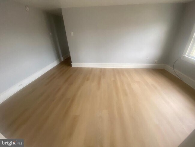 Building Photo - 109 N Thomas Ave