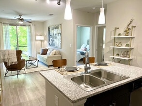 Building Photo - South Ridge