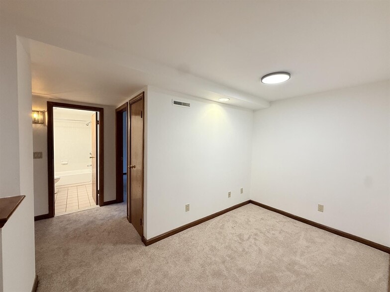 Building Photo - 175 Summer St