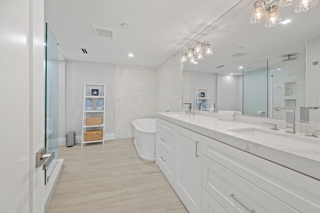 Building Photo - 3400 S Ocean Blvd
