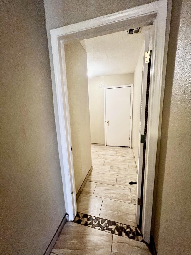 Building Photo - 12266 Amstater Cir