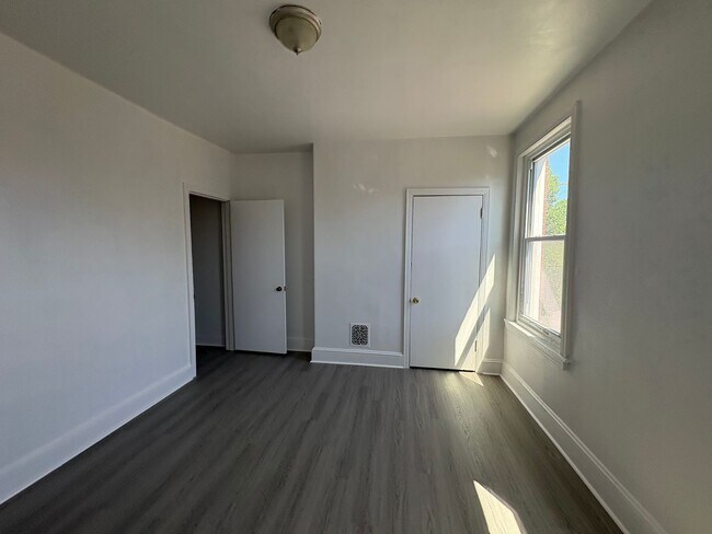 Building Photo - 4712 Knorr St