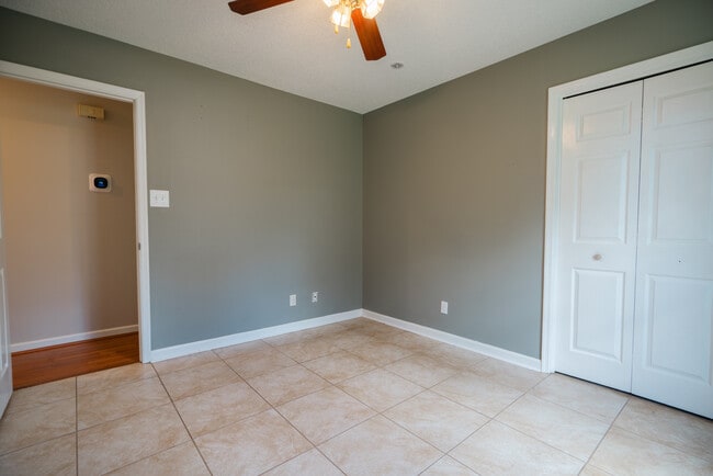 Building Photo - 122 Longleaf Cir