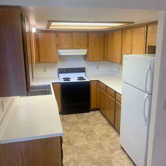 Building Photo - 1852 Medart Ln