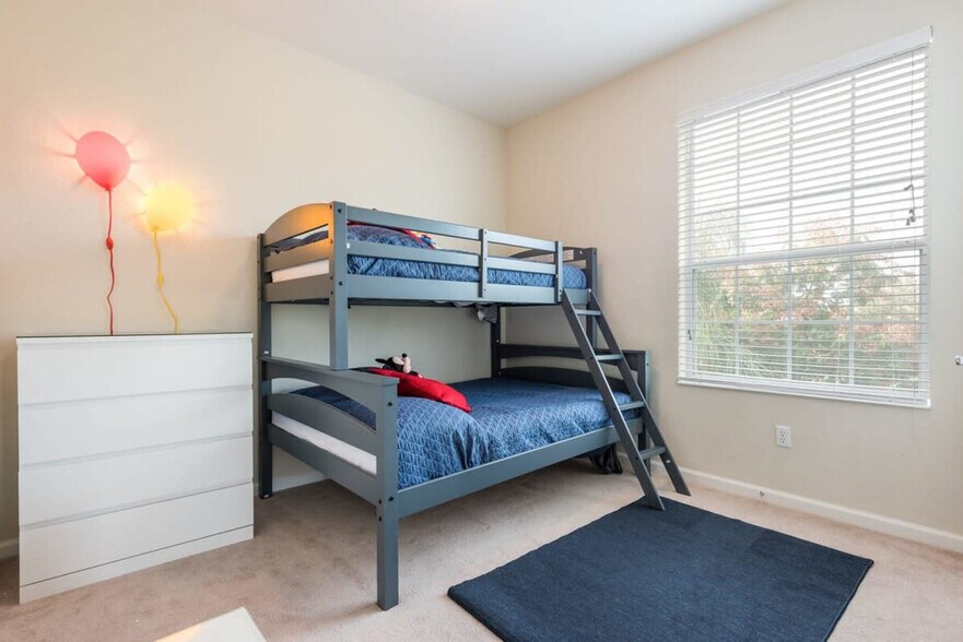 Building Photo - 4102 Breakview Dr