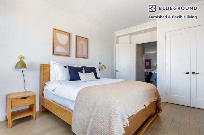 Building Photo - 915 West End Ave