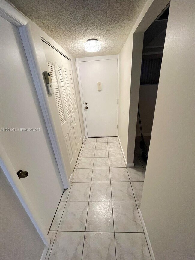 Building Photo - 403 NW 68th Ave