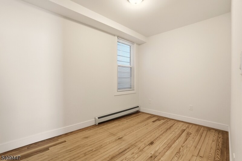 Building Photo - 196 2nd St