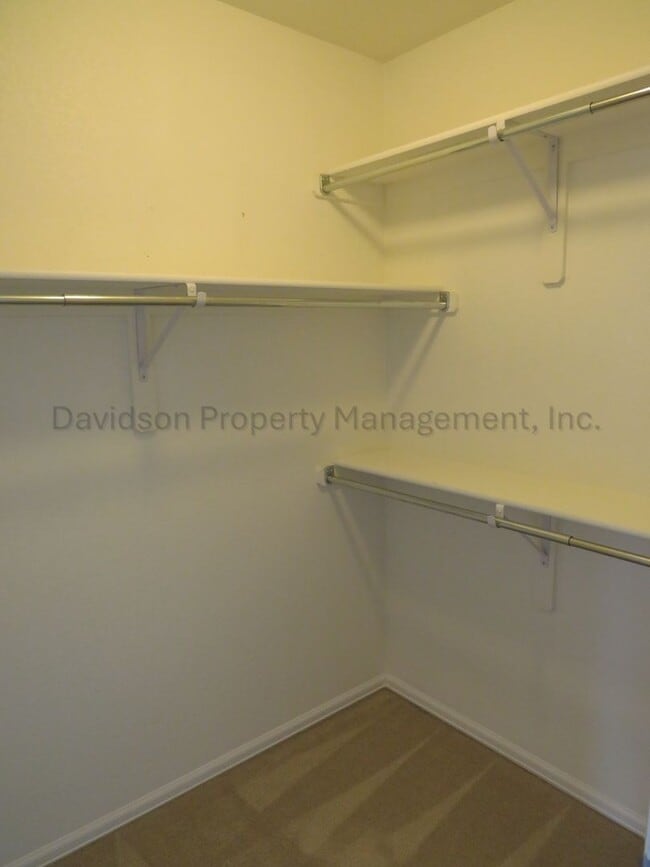Building Photo - 7629 Autumn Knoll Dr