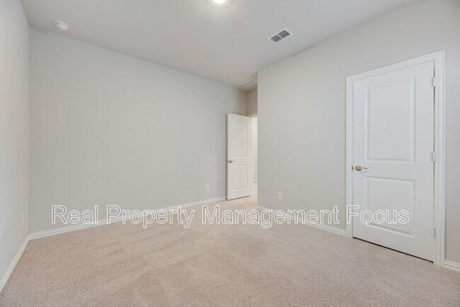 Building Photo - 203 Rocky Rd