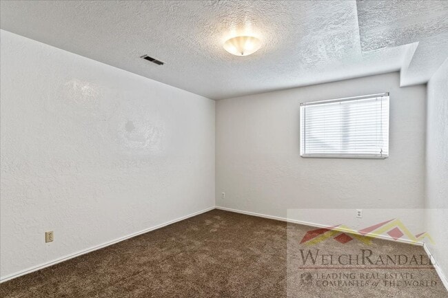 Building Photo - Your Ideal 4-Bed Layton Home - Style, Space & Location!