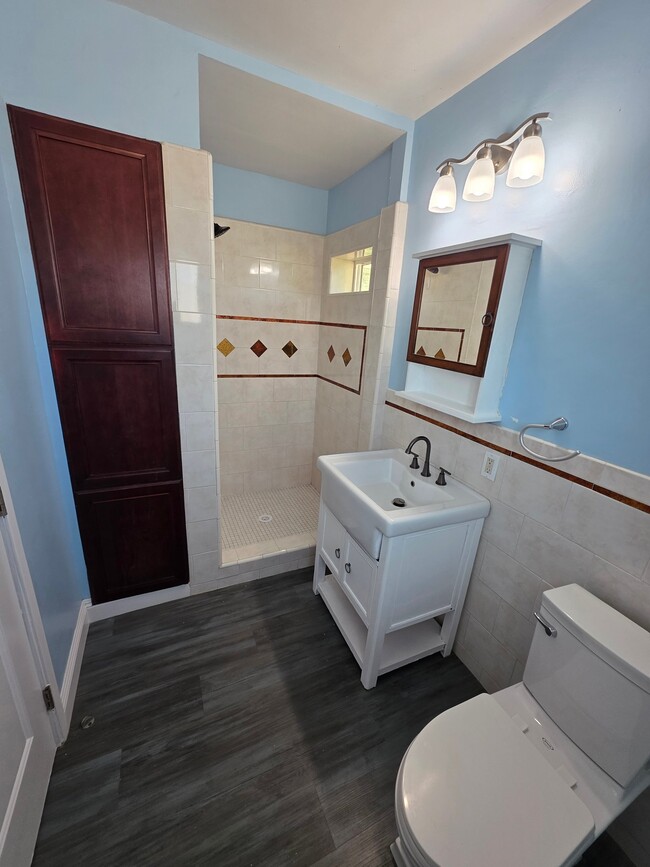 Building Photo - 6305 Almond Dr
