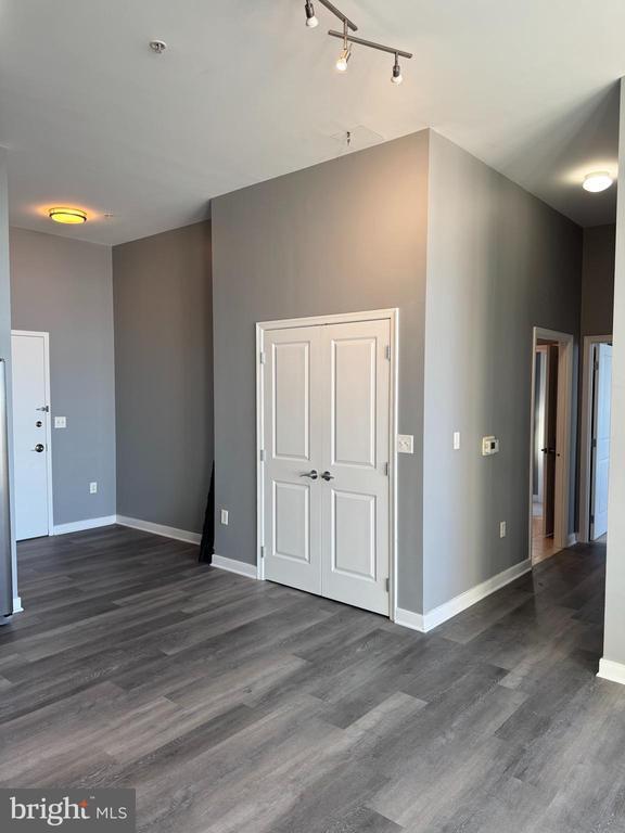 Building Photo - 157 Fleet St