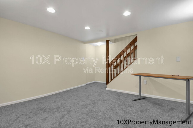 Building Photo - 171 Glenkirk Dr