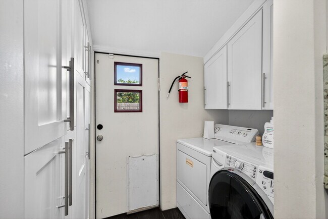 Building Photo - 6257 Bluebell Ave