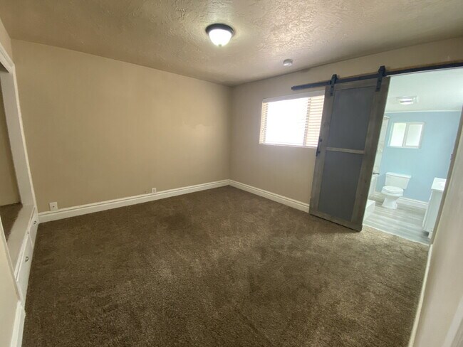 Building Photo - "Spacious 2-Bed, 2-Bath Townhome in Saint George"