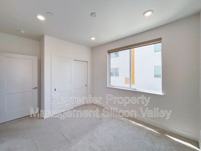 Building Photo - 42111 Osgood Rd