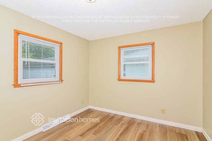 Building Photo - 5900 Aquila Ave N
