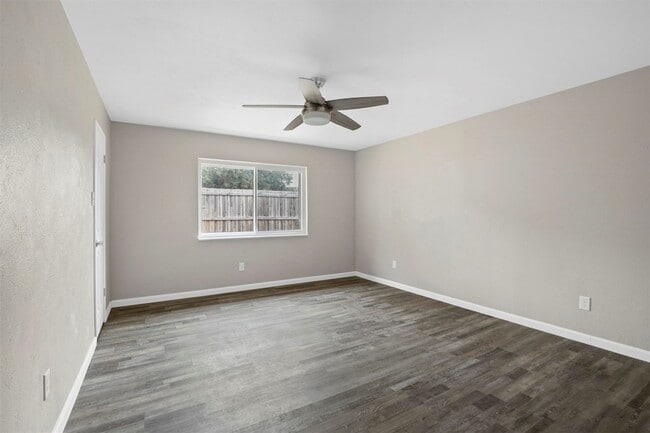 Building Photo - 4904 Watkins Dr