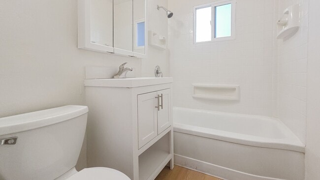 Building Photo - Updated West Seattle Two-Bedroom Home