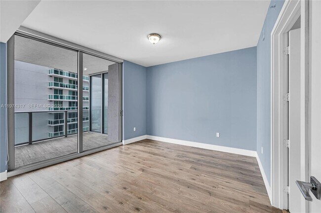 Building Photo - 488 NE 18th St