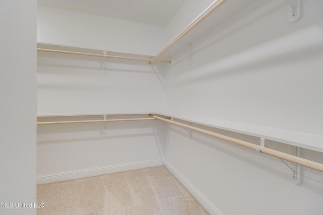 Building Photo - 15216 High Point Dr