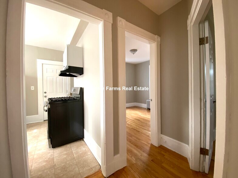 Building Photo - 186 Bowdoin St