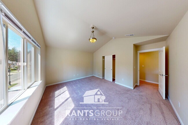 Building Photo - 4322 Dudley Dr NE