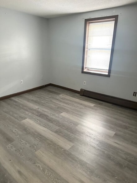 Building Photo - 61 School St