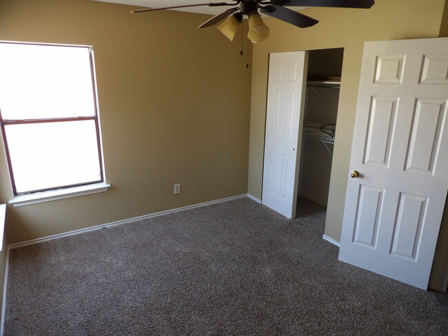 Building Photo - 6610 Beech Trail Dr