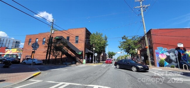 Building Photo - 2730 Holt St