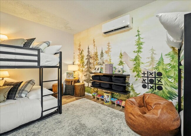 Building Photo - 1825 Jennifer Dr