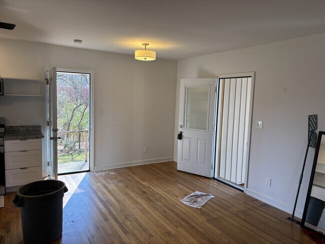 Building Photo - 1012 Powell Dr