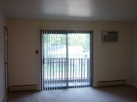 Building Photo - 1518 E Longview Dr