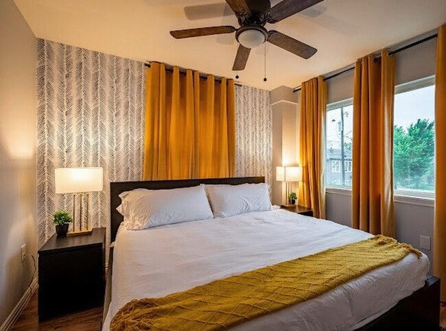 Building Photo - 3601 Anita St