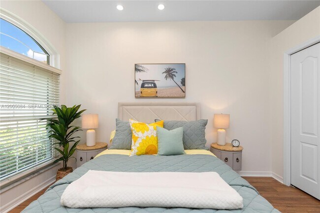 Building Photo - 1896 Crestview Way