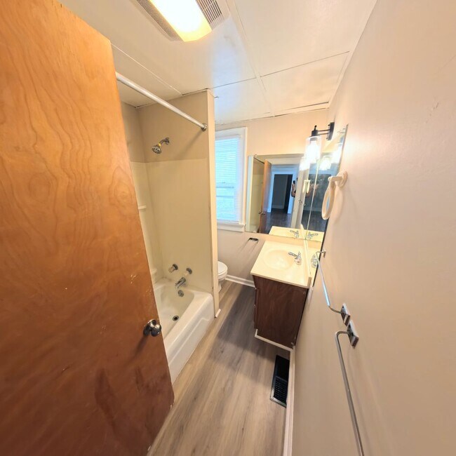 Building Photo - 595 Rock Beach Rd | Apt 1 | 2 BD/1 BA | Ir...
