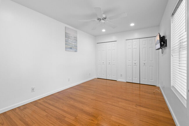 Building Photo - 3450 S Olive Ave