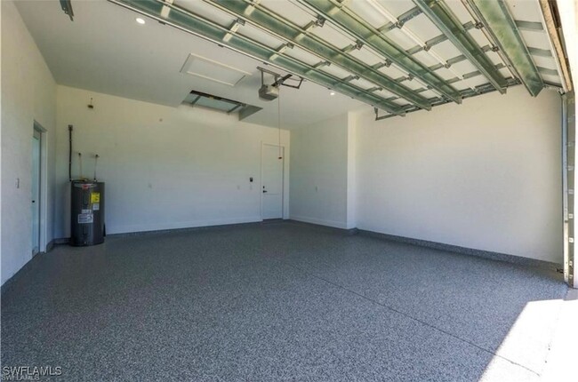 Building Photo - 2000 Curry Ave N