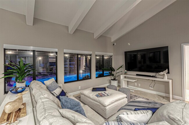 Building Photo - 616 Riviera Isle Dr