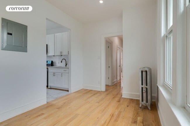 Building Photo - 152 E 53rd St