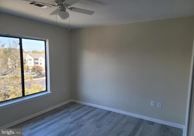 Building Photo - 9565 Battery Heights Blvd