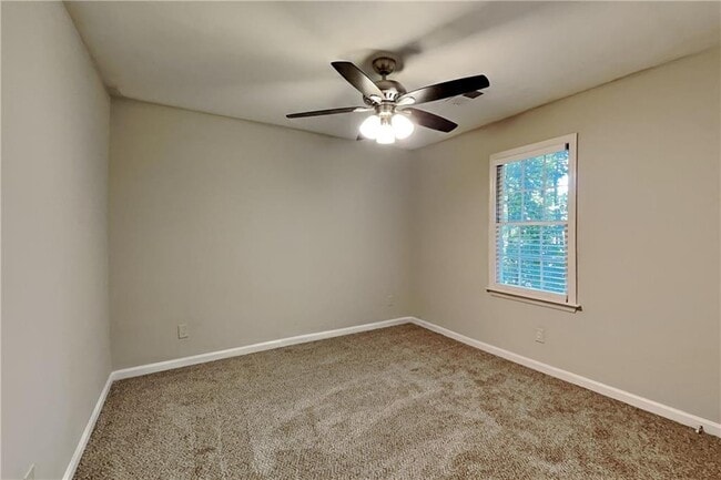 Building Photo - 3371 Chatsworth Way
