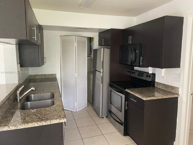 Building Photo - 3936 NW 87th Ave